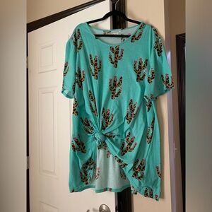 Turquoise tunic with leopard print cactus *BOUTIQUE BRAND*
